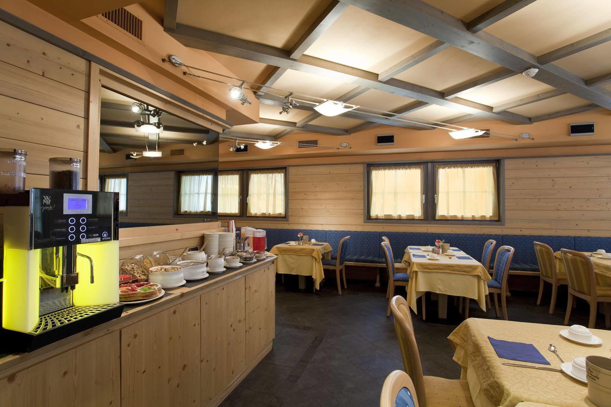 Hotel Marzia Livigno Bagian luar foto